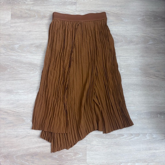 VINCE Crinkle Pleated Pull On Skirt - Picture 4 of 9